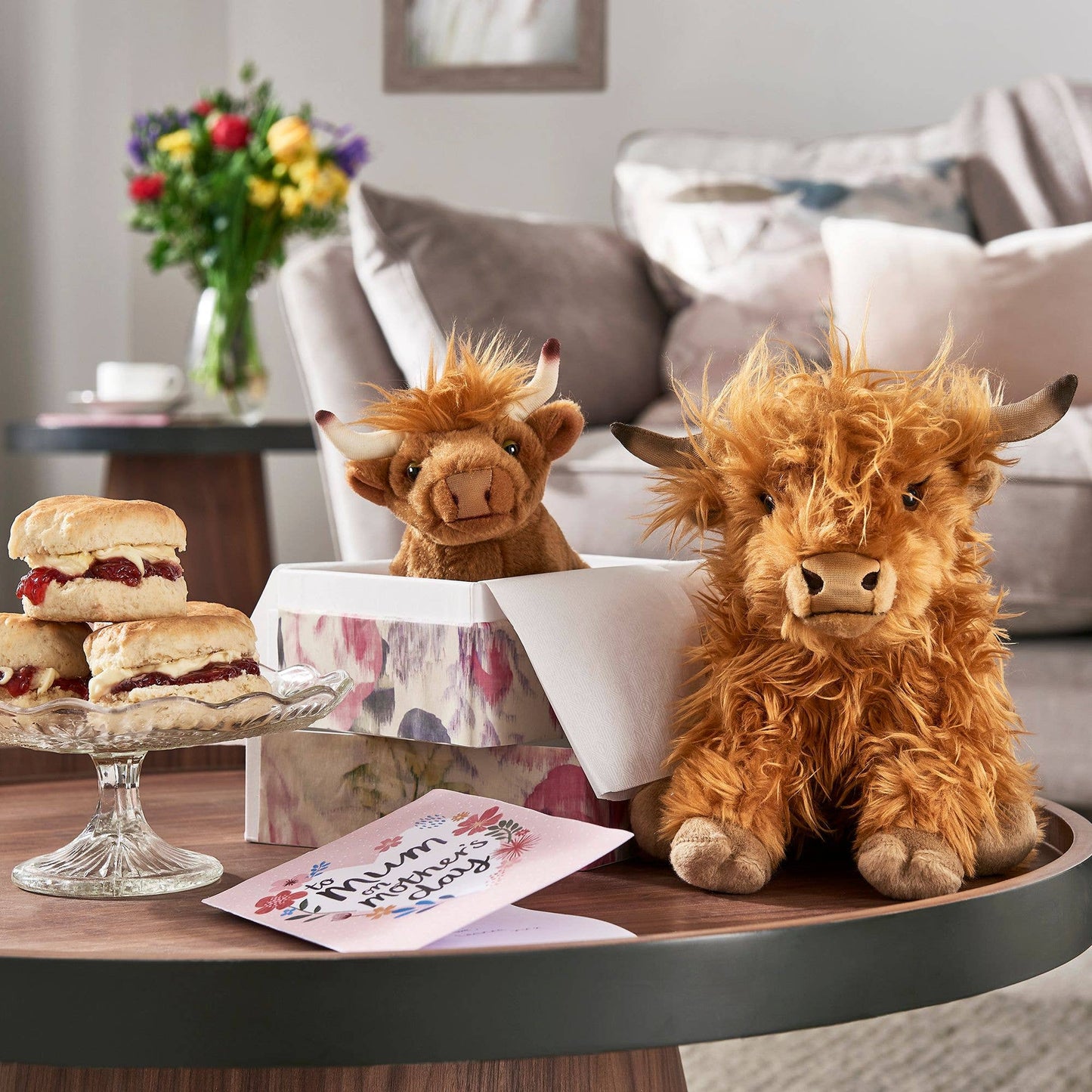 Living Nature Highland Cow